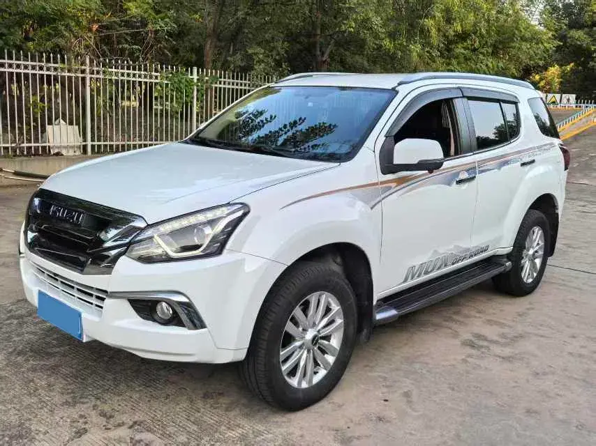 2020 ISUZU MU-X view 1