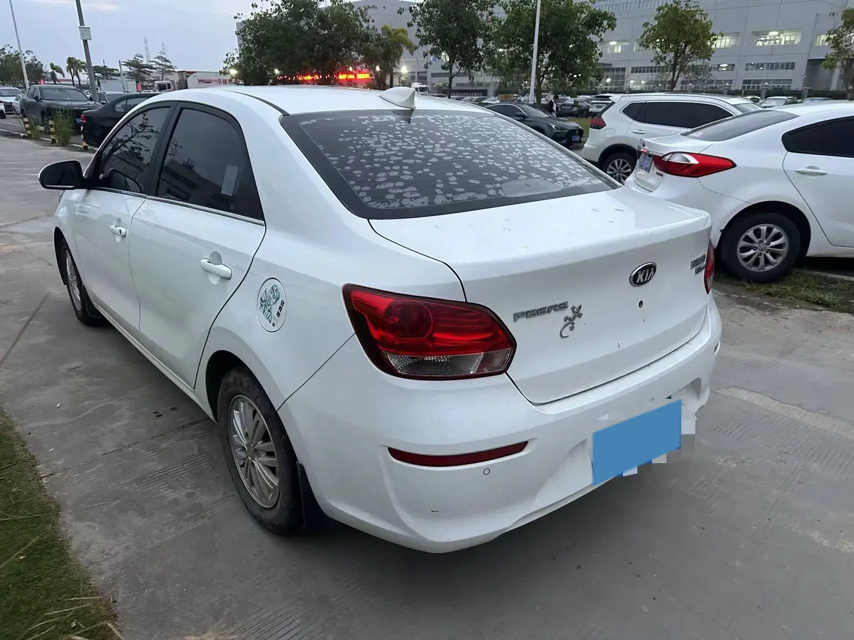 2017 KIA PEGAS thumbnail 4