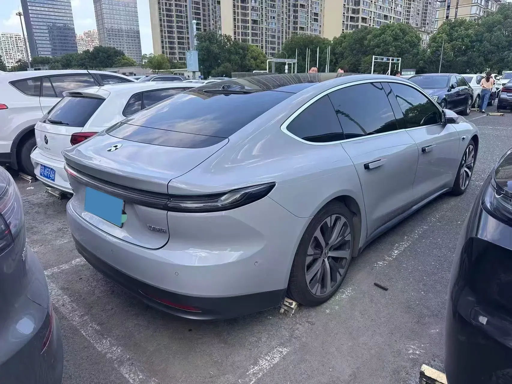 2021 VOLKSWAGEN ID.6 thumbnail 3