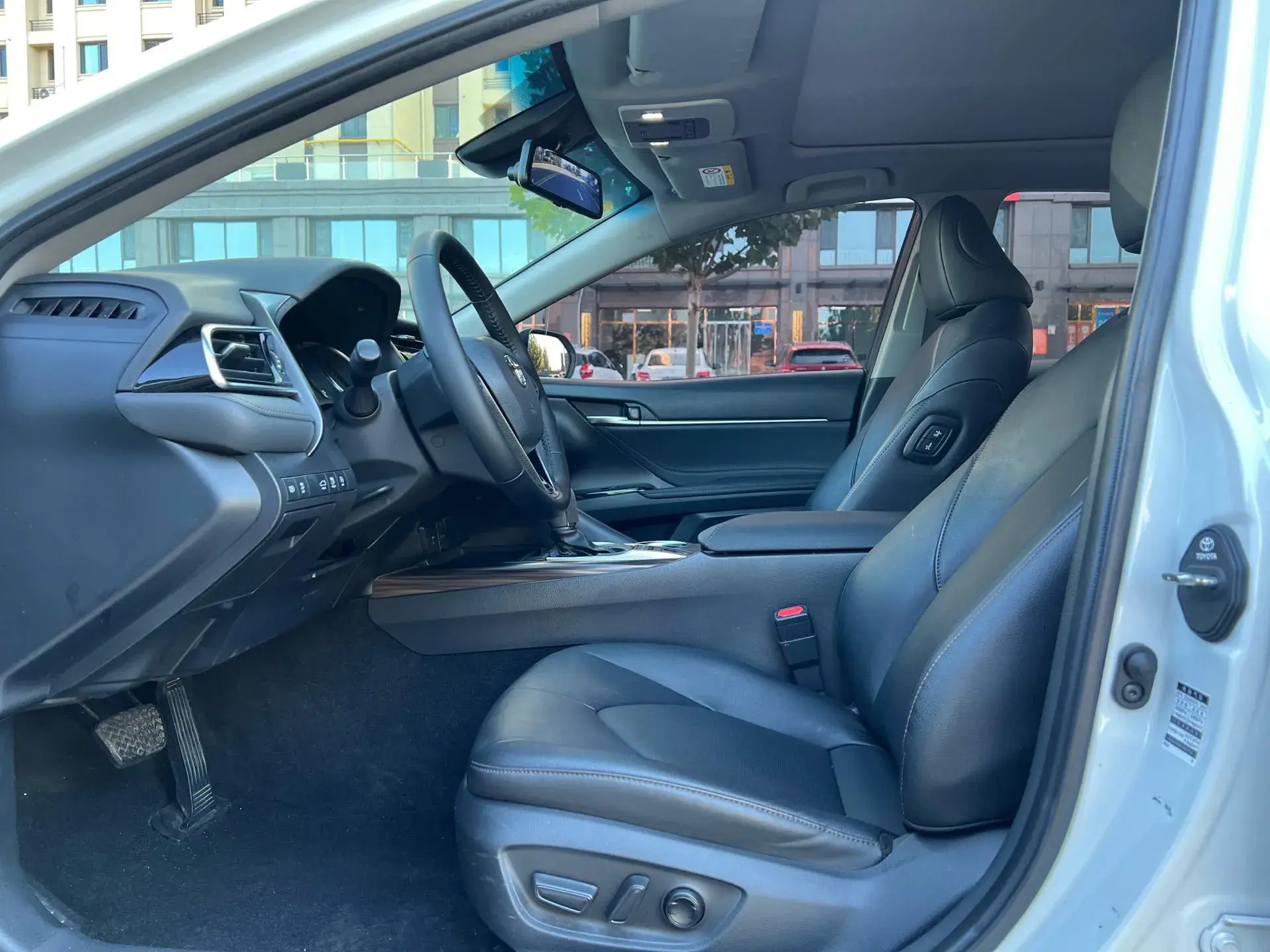 2019 TOYOTA CAMRY thumbnail 4