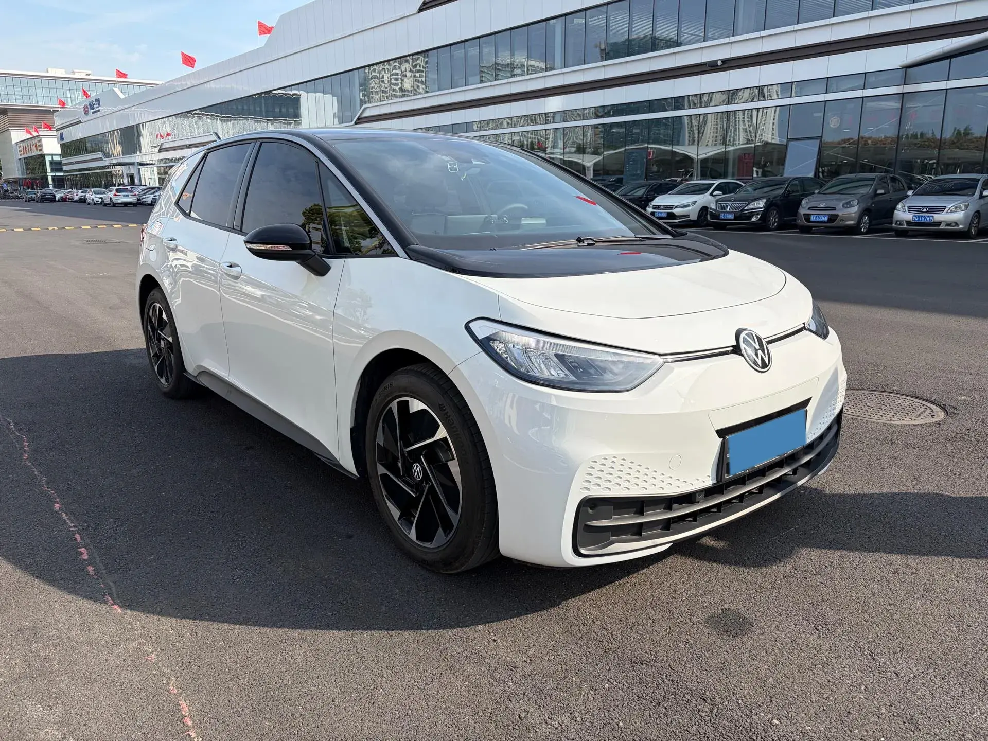 2024 VOLKSWAGEN ID.3 thumbnail 3