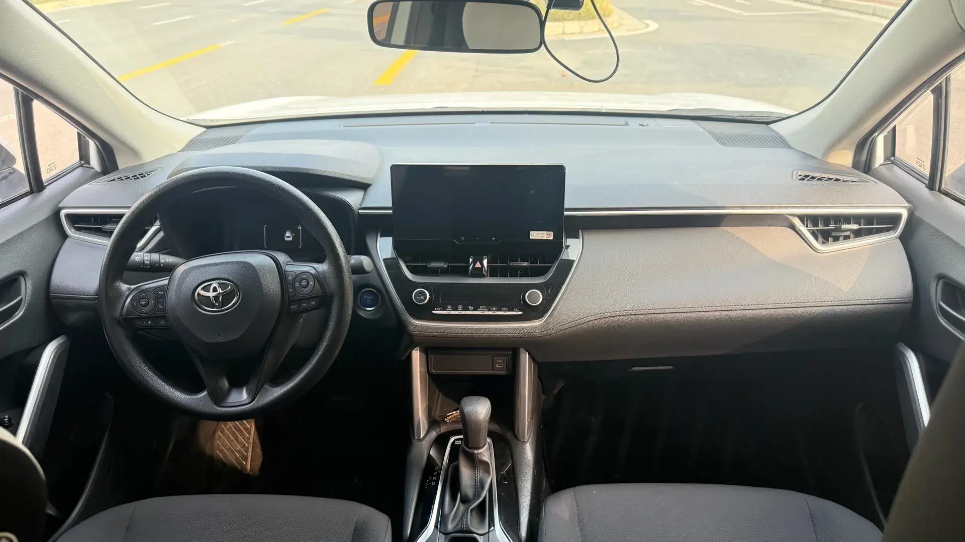 2023 TOYOTA COROLLA thumbnail 4