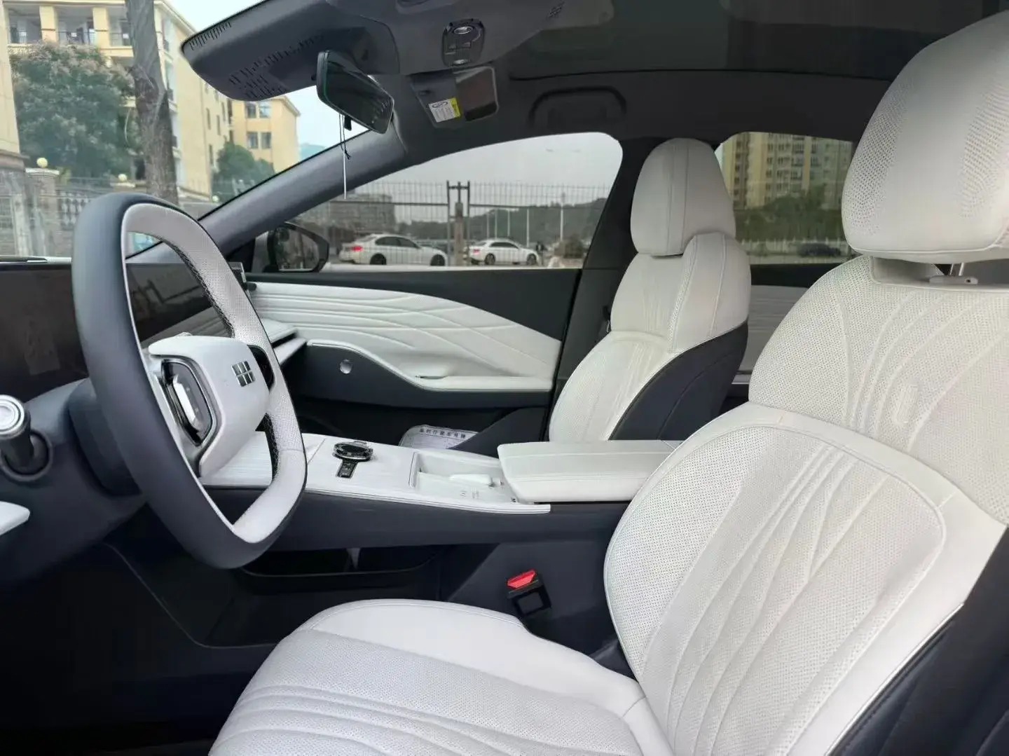 2024 GEELY GALAXY thumbnail 3