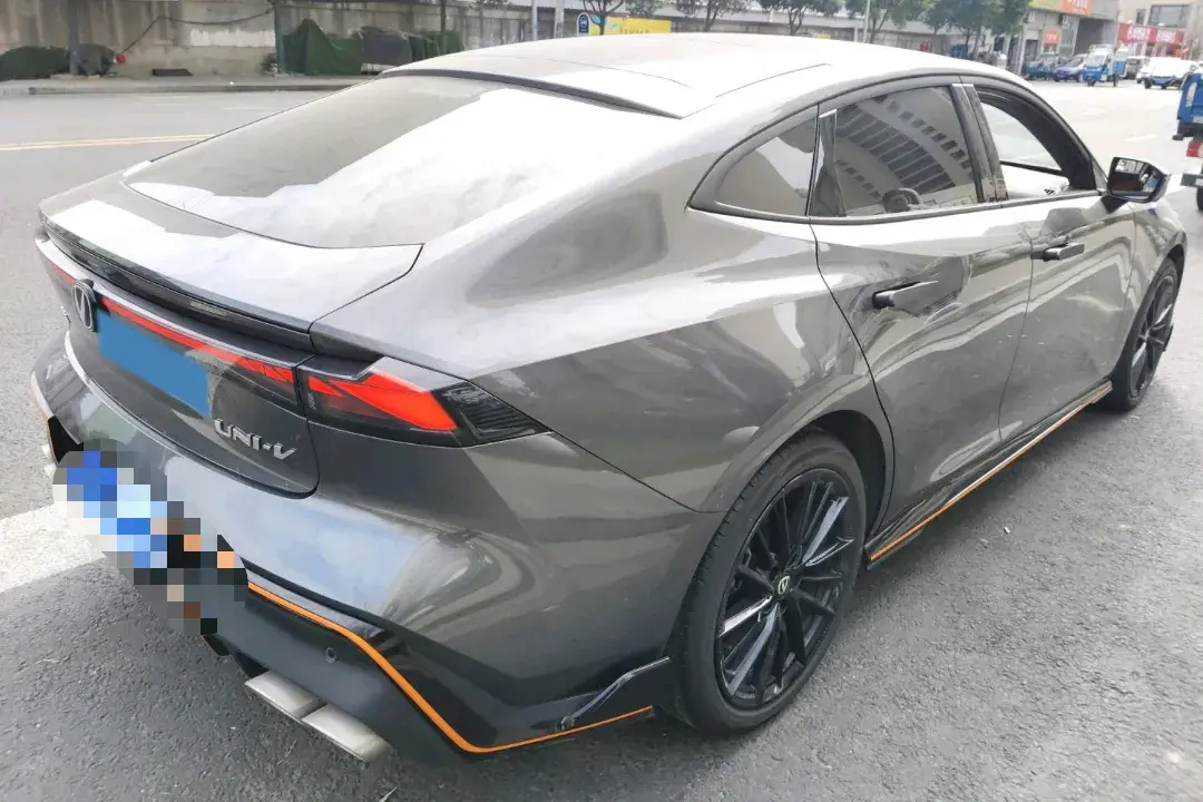 2023 CHANGAN UNI-V thumbnail 3