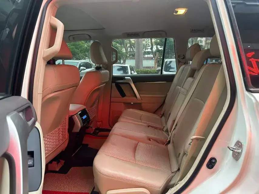 2018 TOYOTA LAND thumbnail 3