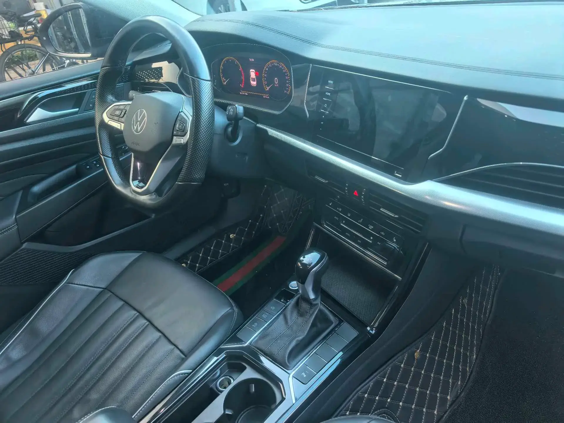 2022 VOLKSWAGEN PASSAT thumbnail 3