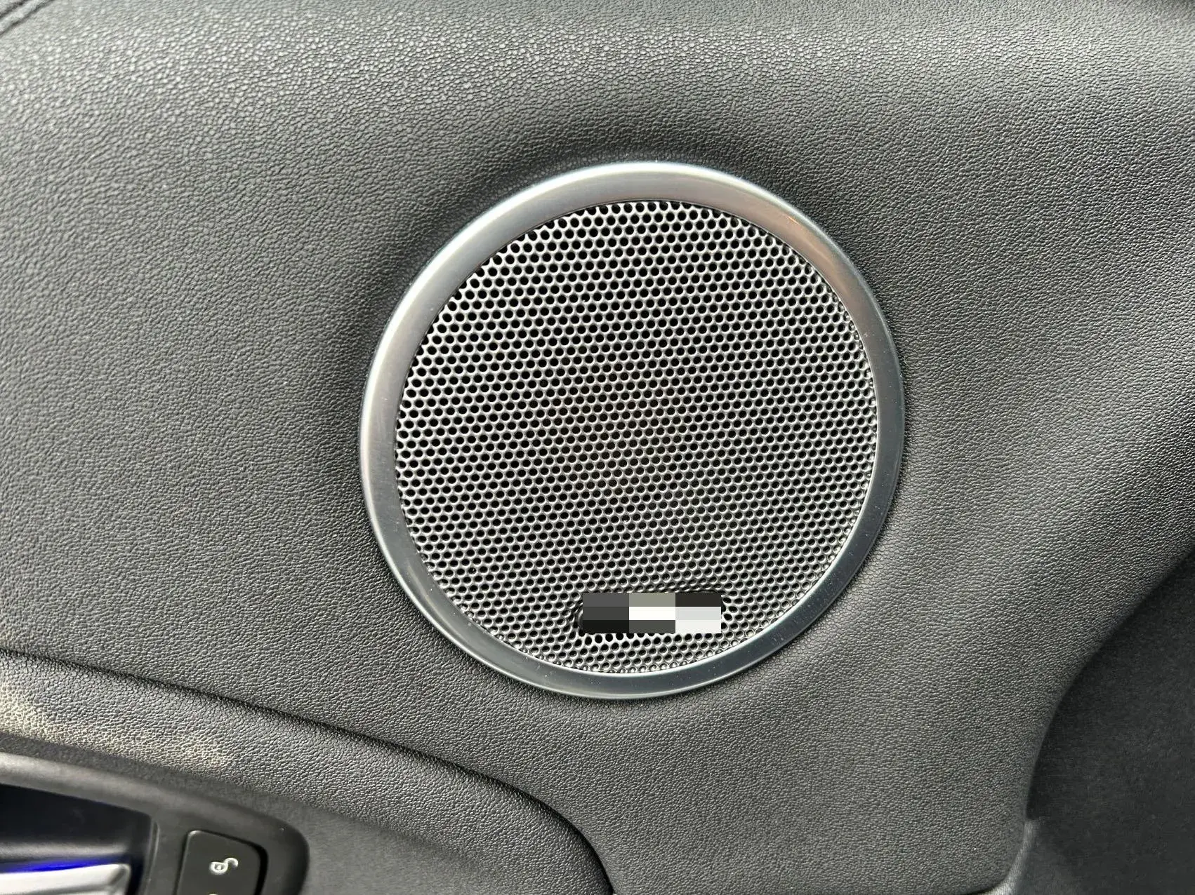 2018 LAND ROVER thumbnail 4