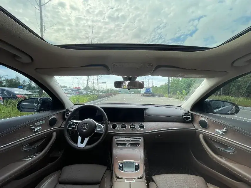 2020 MERCEDES-BENZ E thumbnail 3