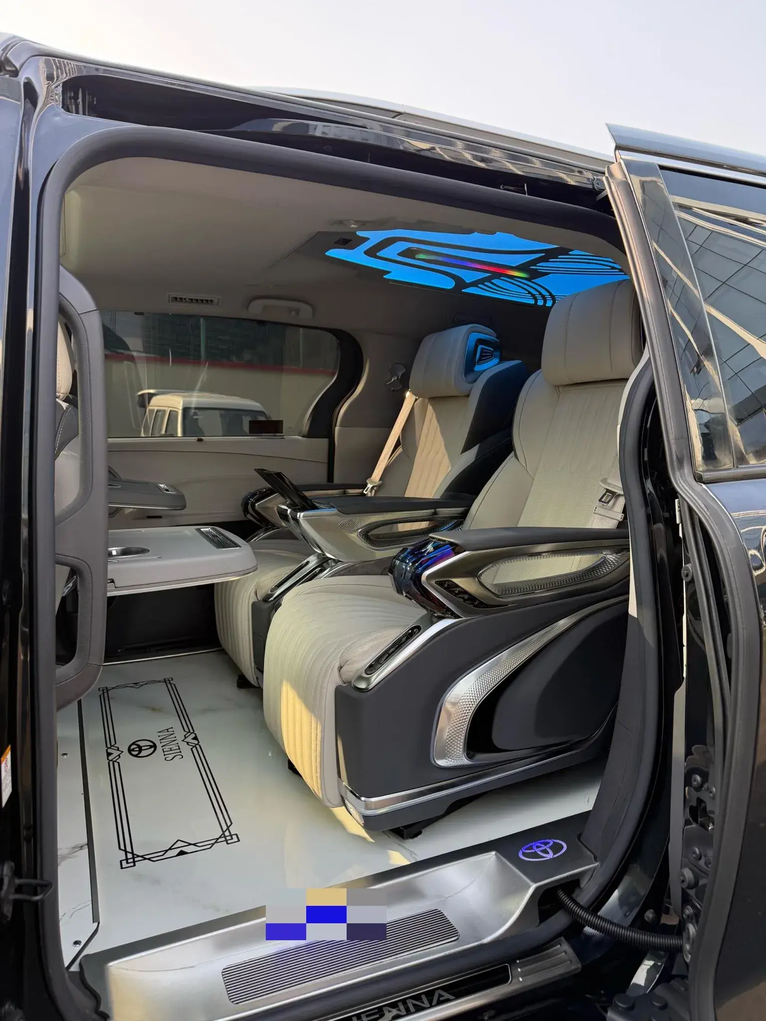 2023 TOYOTA SIENNA thumbnail 4