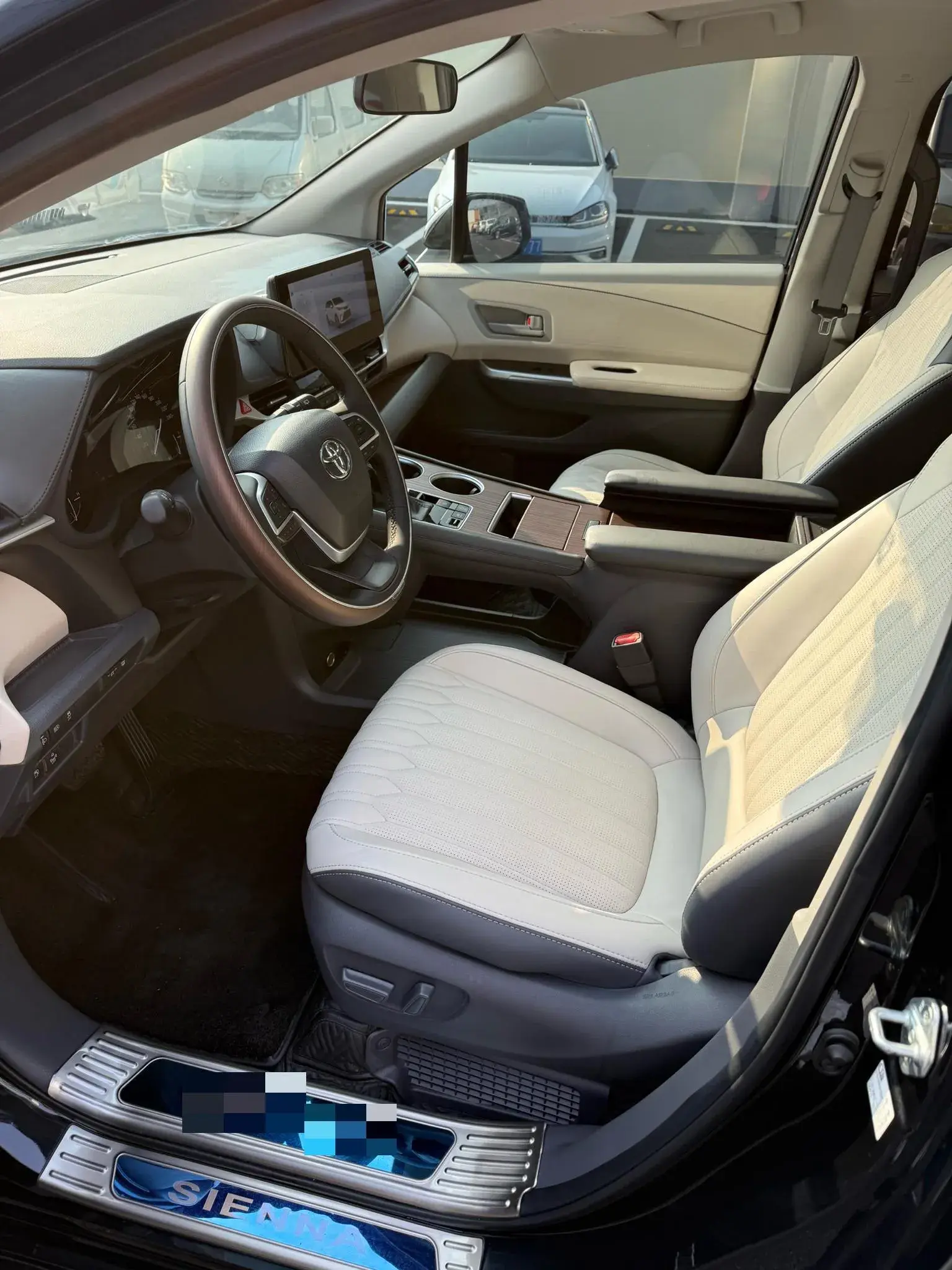 2023 TOYOTA SIENNA thumbnail 3