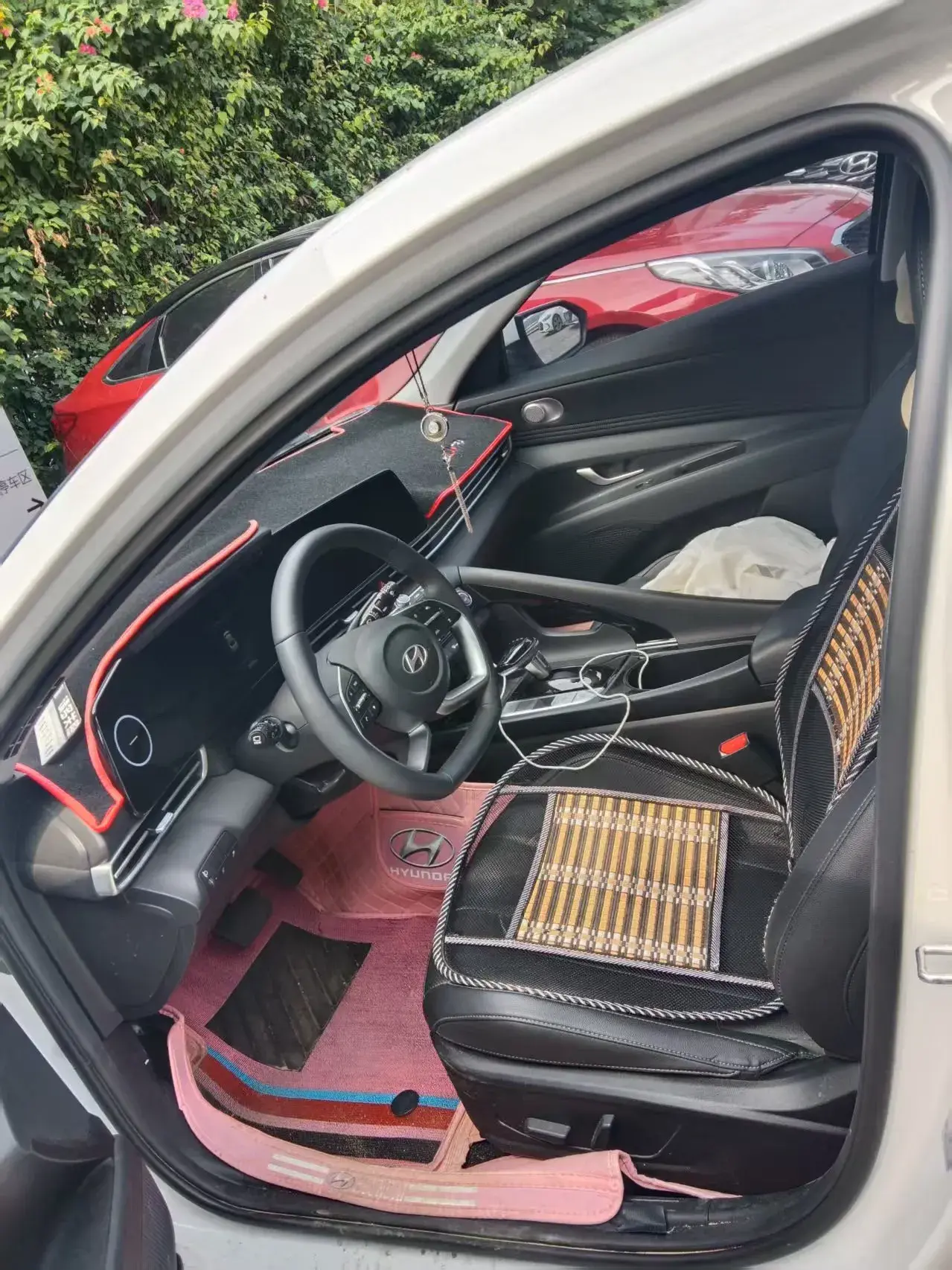 2022 HYUNDAI ELANTRA thumbnail 3