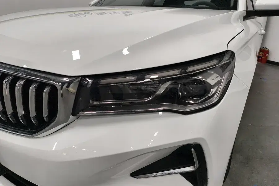 2025 GEELY EMGRAND thumbnail 4