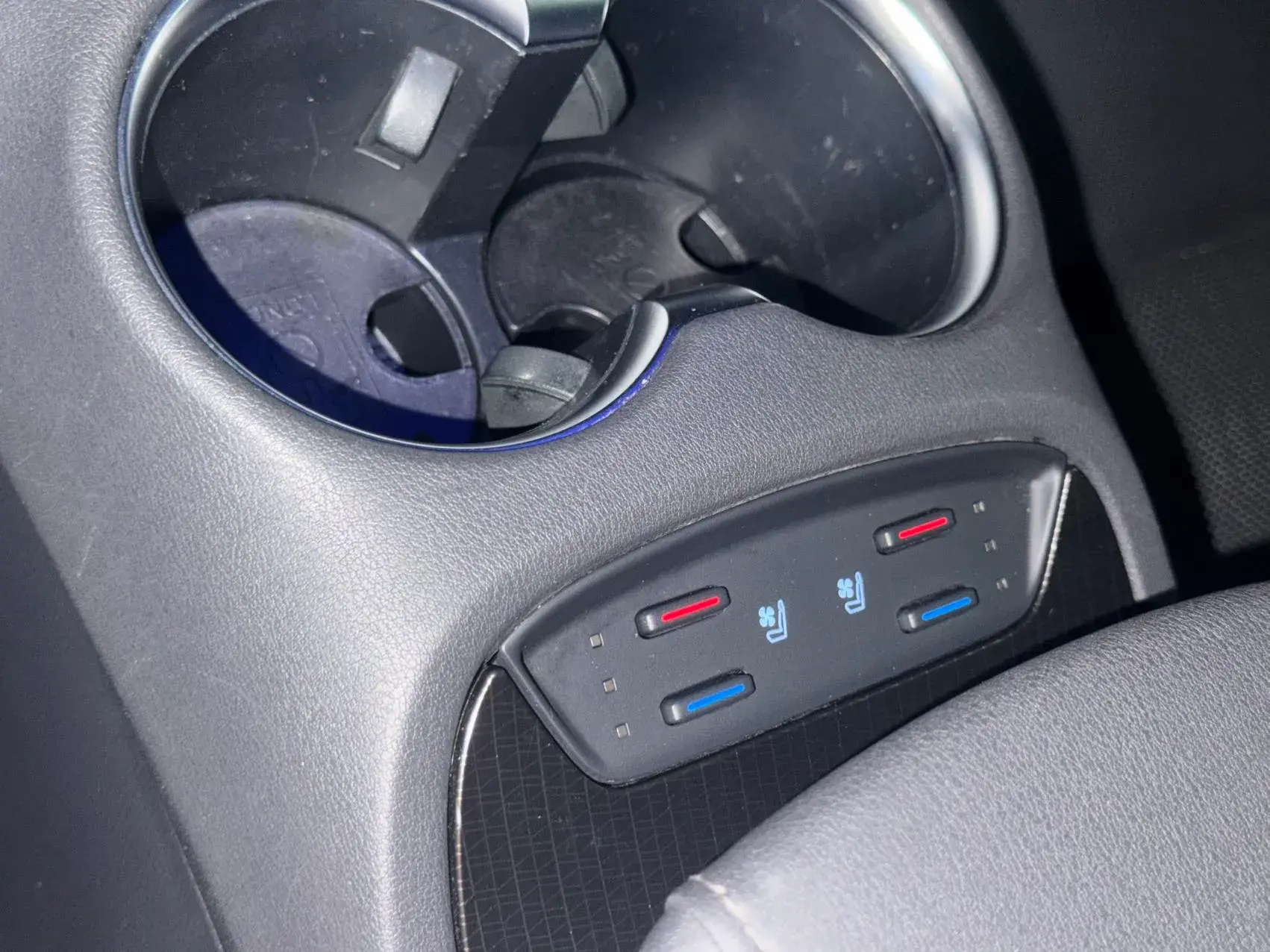 2022 TOYOTA VENZA thumbnail 4