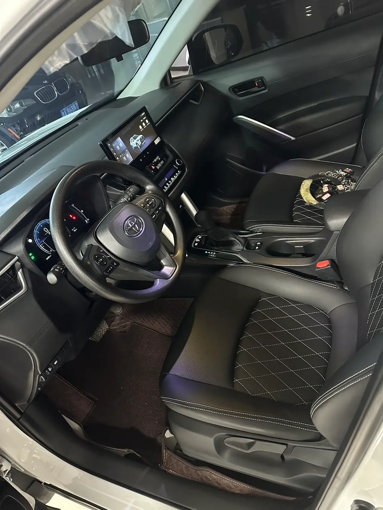 2024 TOYOTA COROLLA thumbnail 4