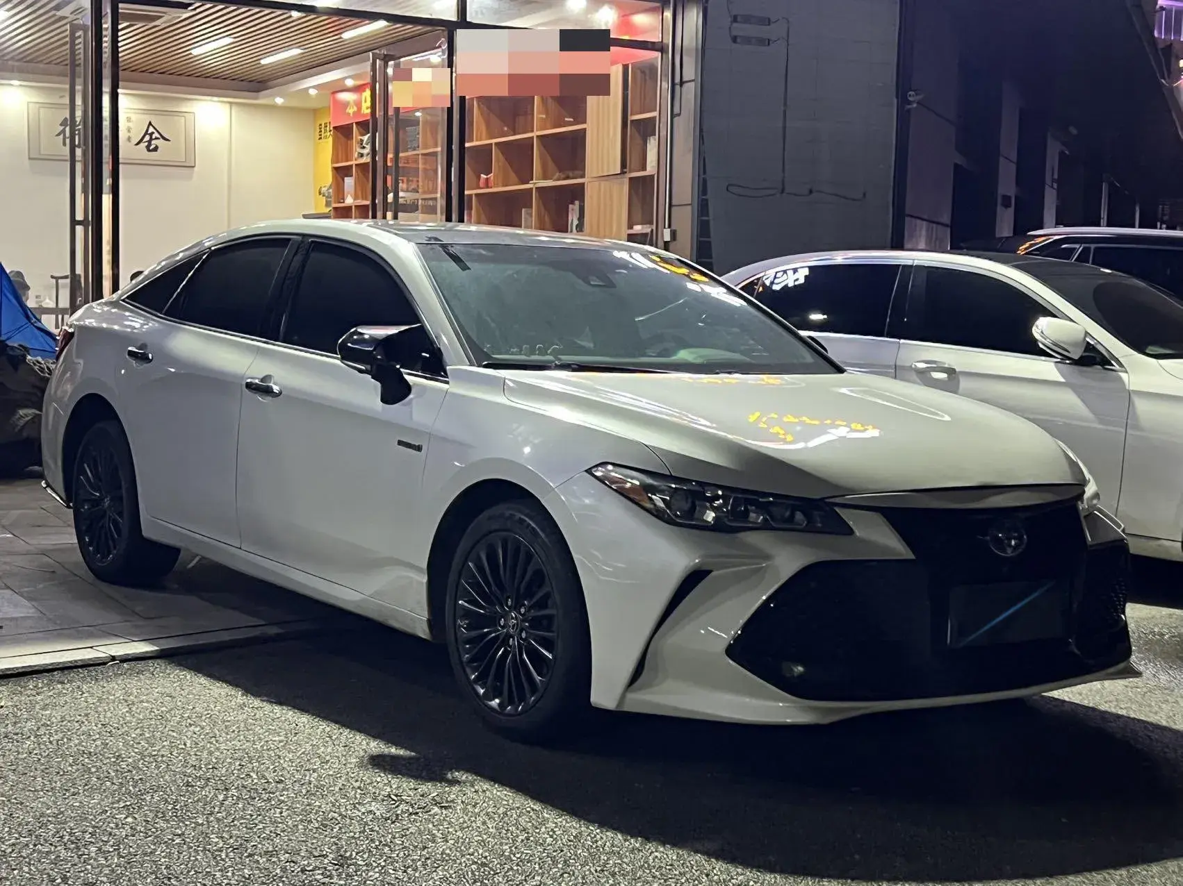 2019 TOYOTA AVALON thumbnail 3
