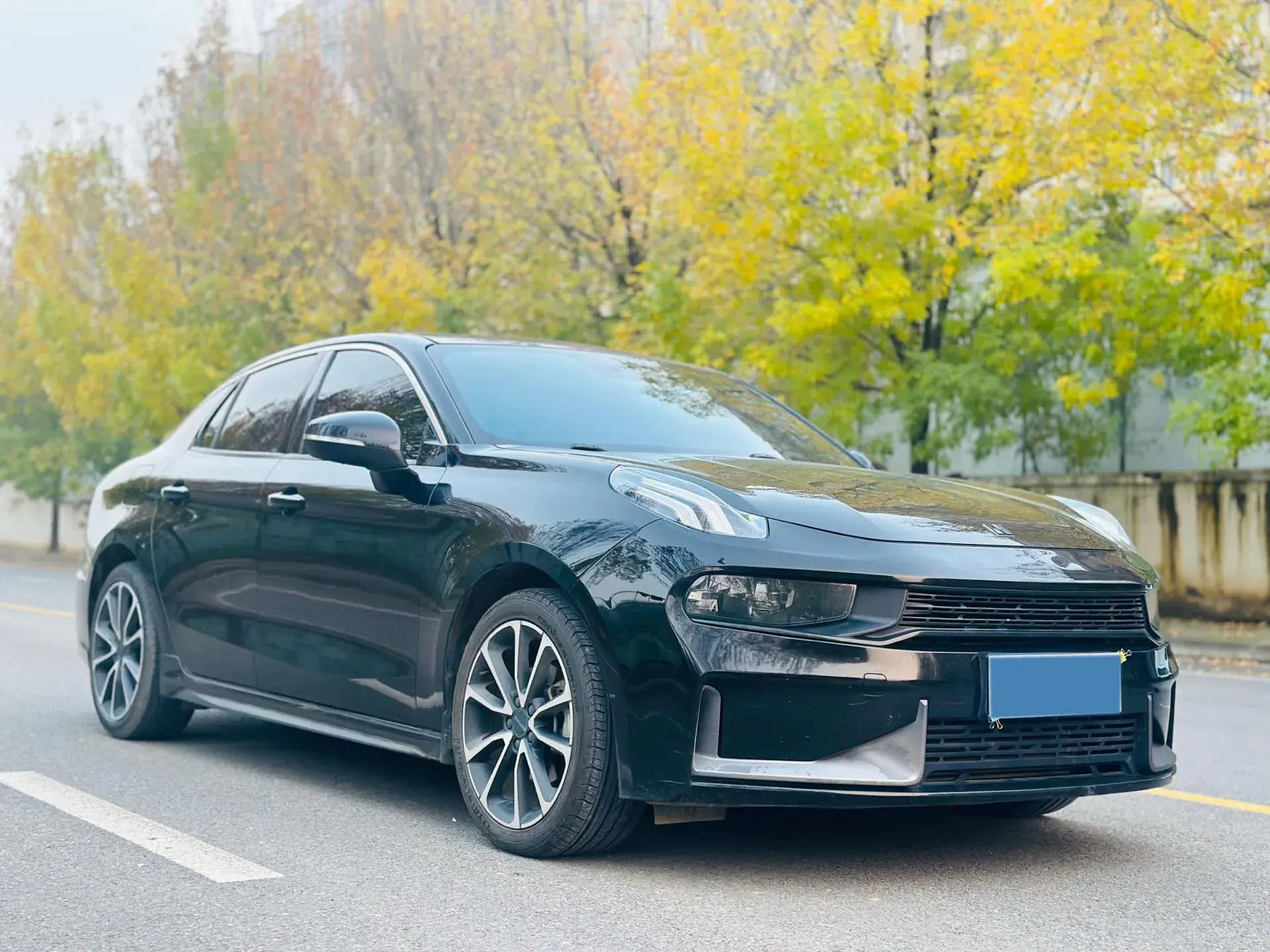 2019 LYNK&CO 03 thumbnail 3