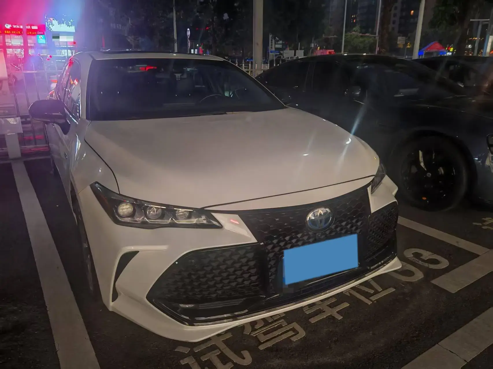 2019 TOYOTA AVALON thumbnail 2