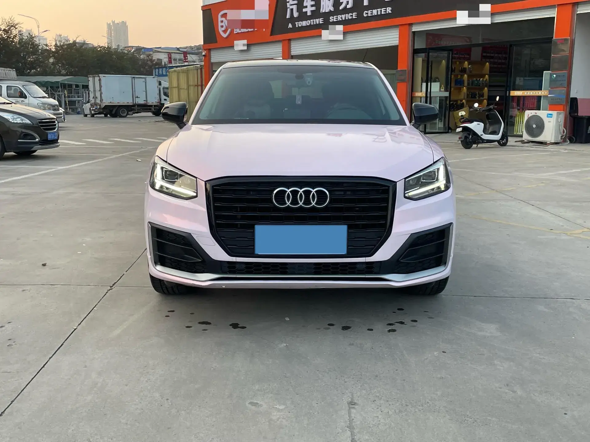 2020 AUDI Q2L thumbnail 2