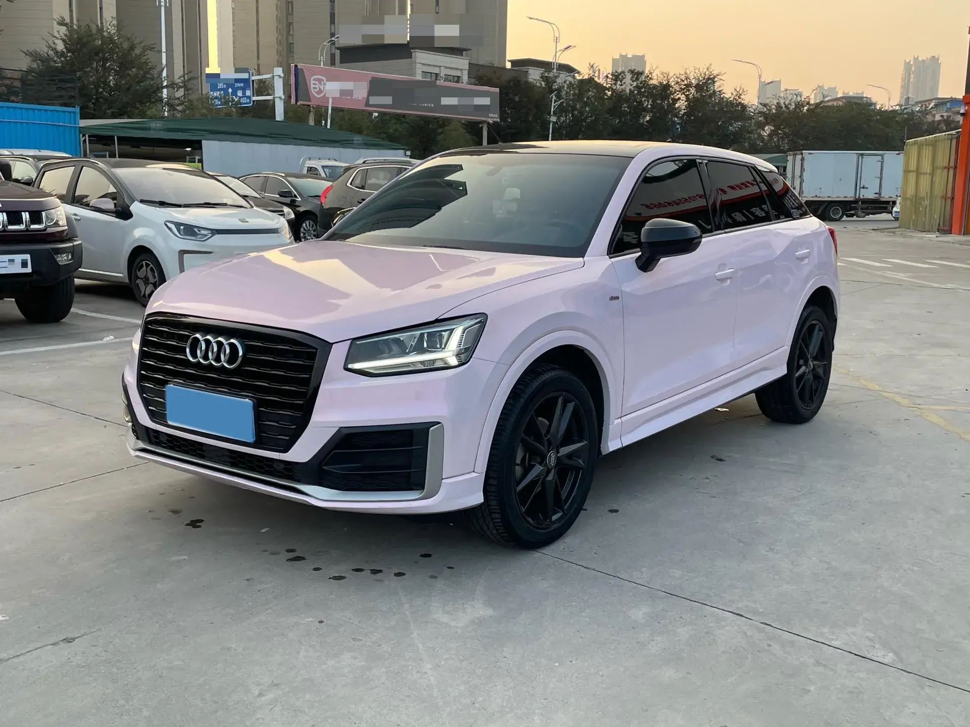 2020 AUDI Q2L view 1