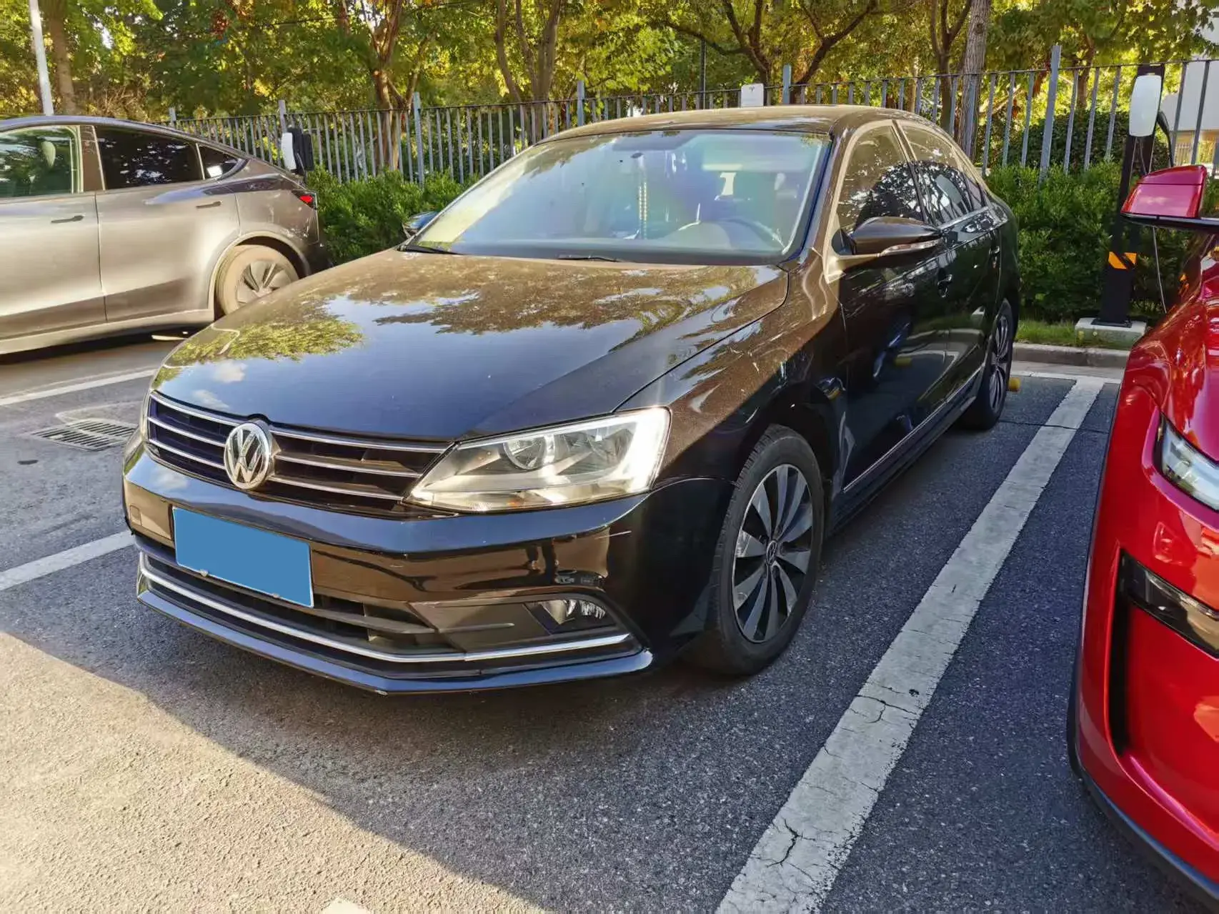 2018 VOLKSWAGEN SAGITAR view 1