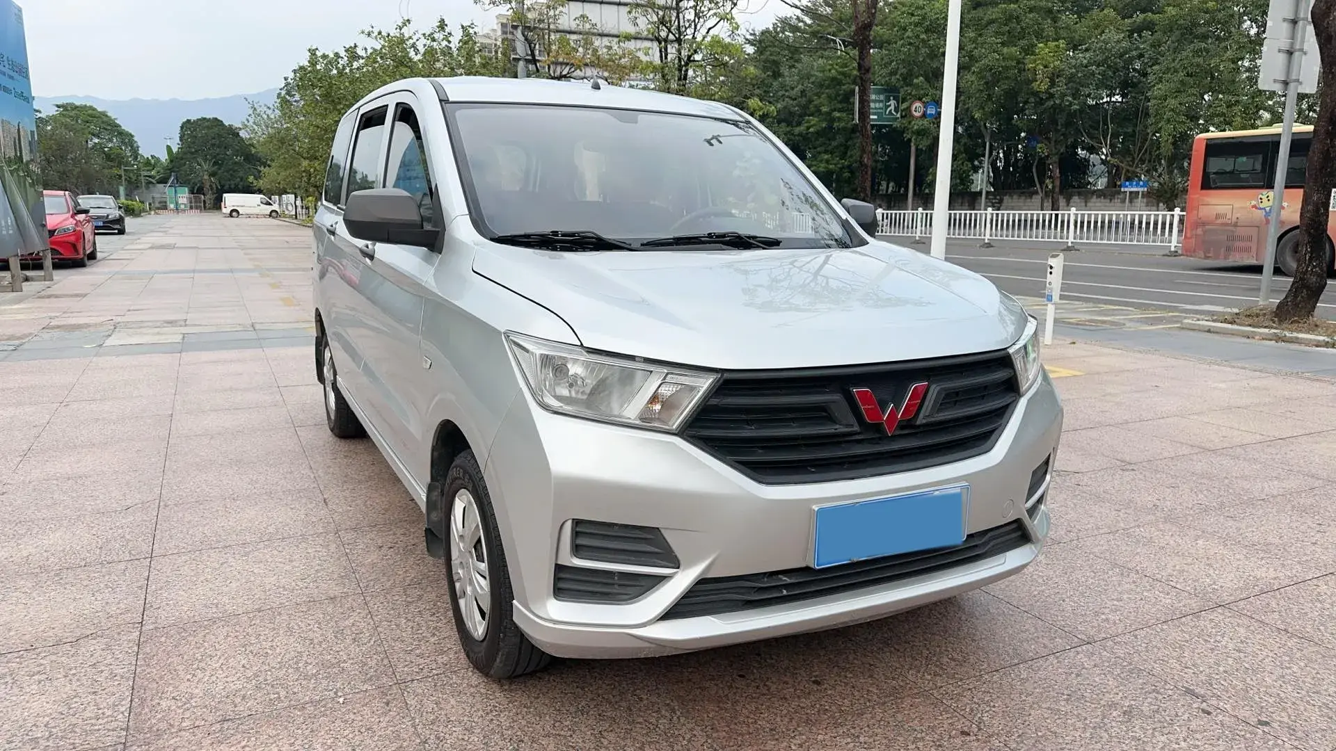 2019 WULING HONGGUANG thumbnail 3