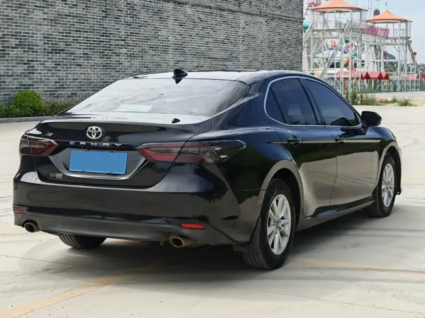 2019 TOYOTA CAMRY thumbnail 3