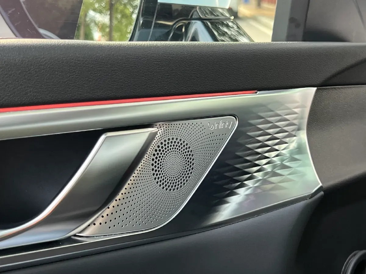 2021 WEY Mocha 2.0T 214HP L4 9DCT,autocango,china used car exporter,china ev exporter,chinese used car exporter,chinese used ev exporter