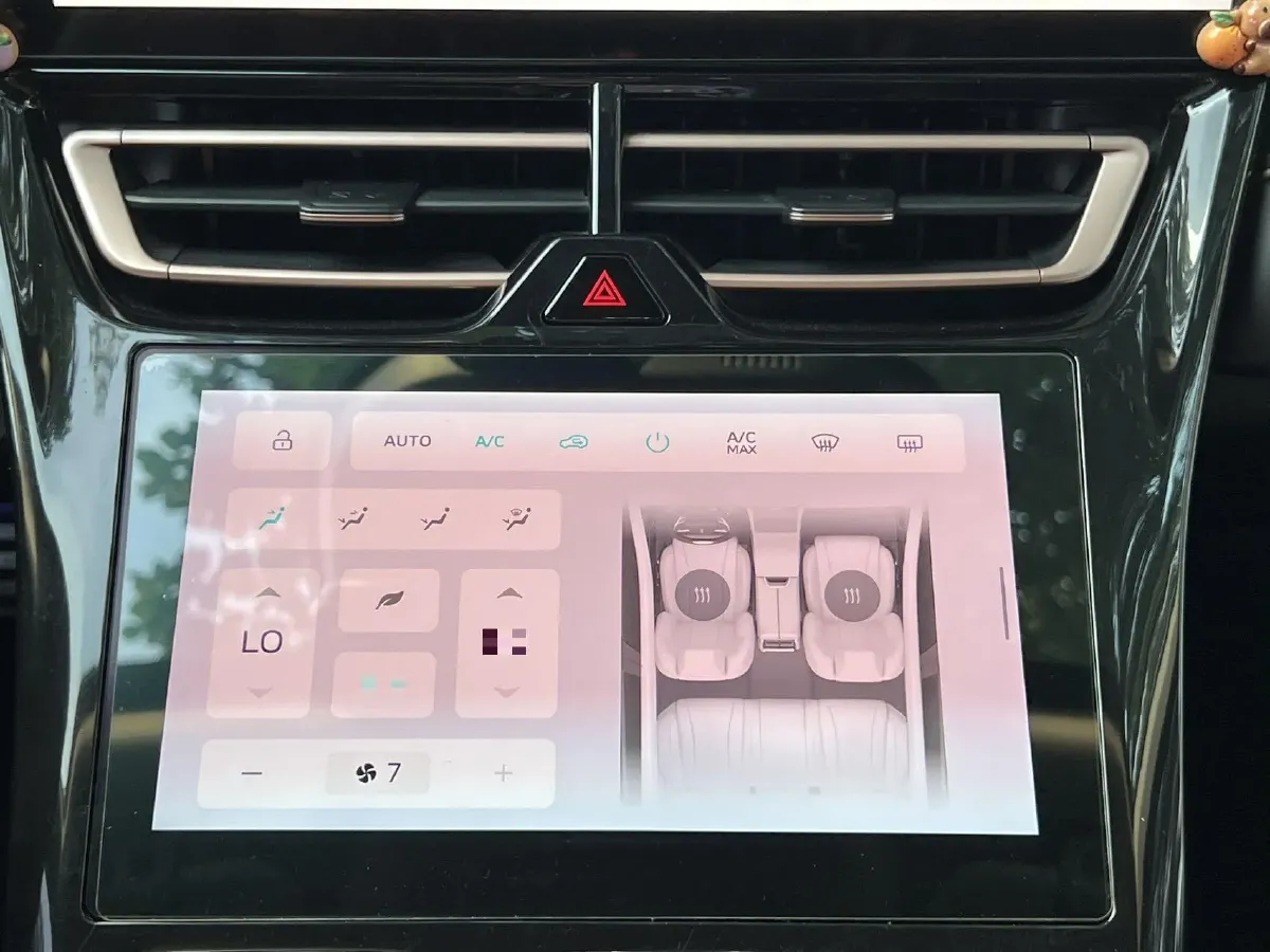 2021 WEY Mocha 2.0T 214HP L4 9DCT,autocango,china used car exporter,china ev exporter,chinese used car exporter,chinese used ev exporter