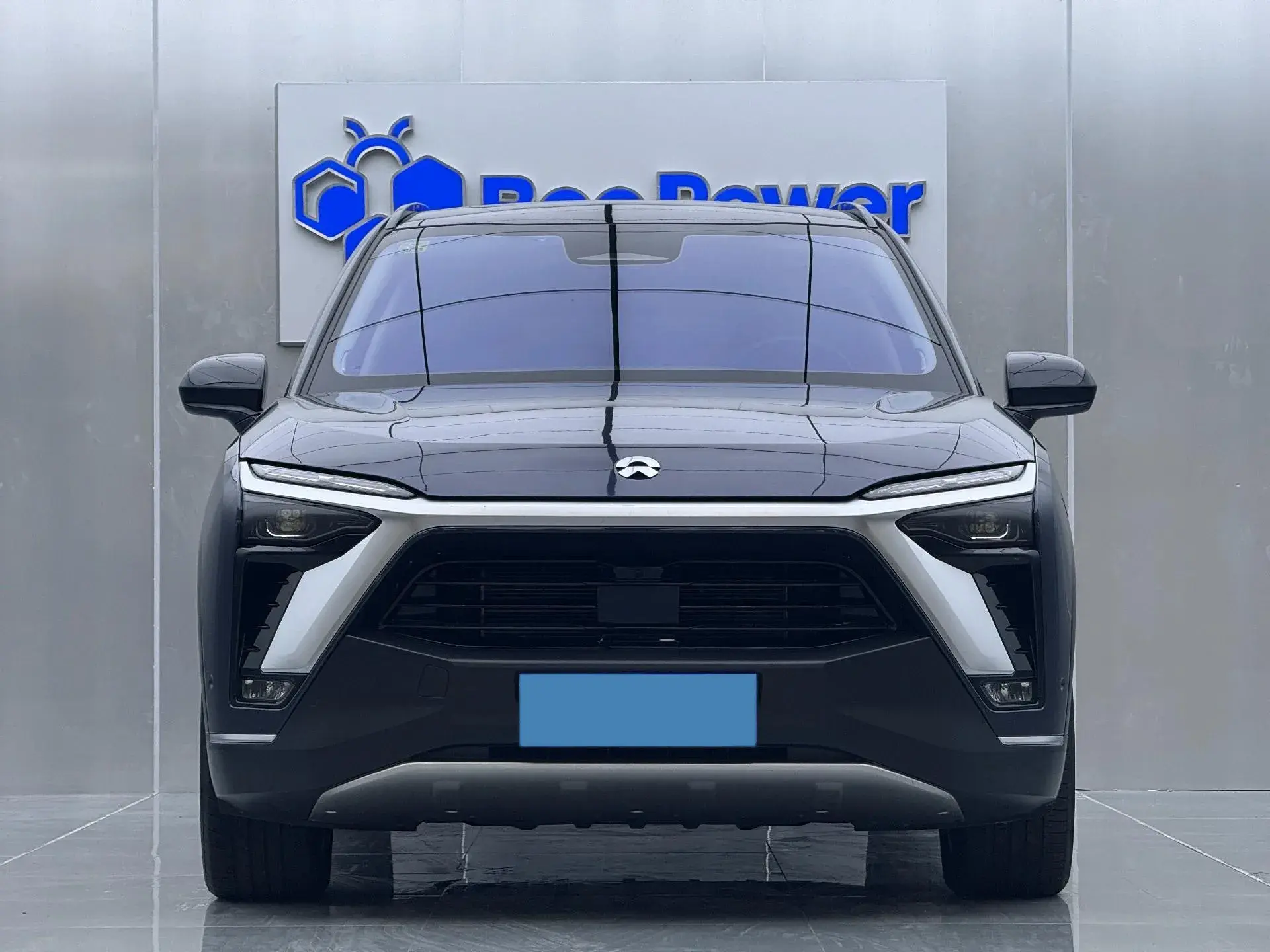 2020 NIO ES8 thumbnail 3
