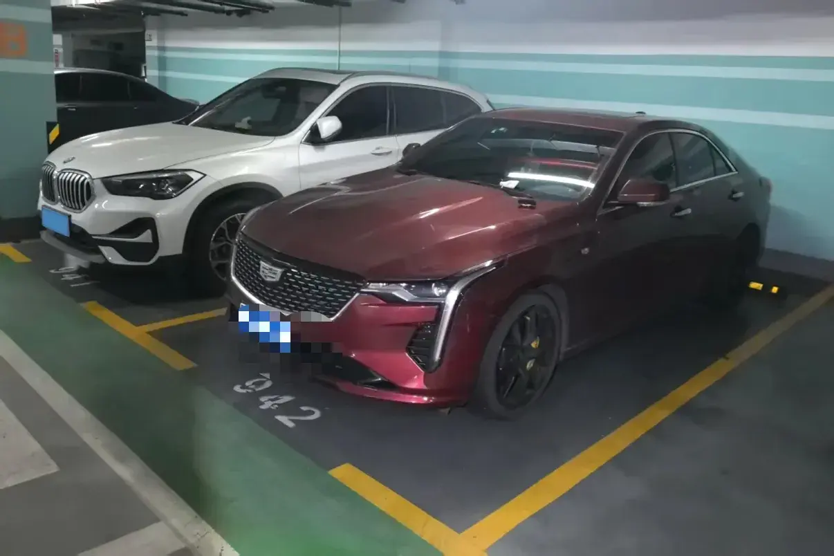 2021 CADILLAC CT4 view 1