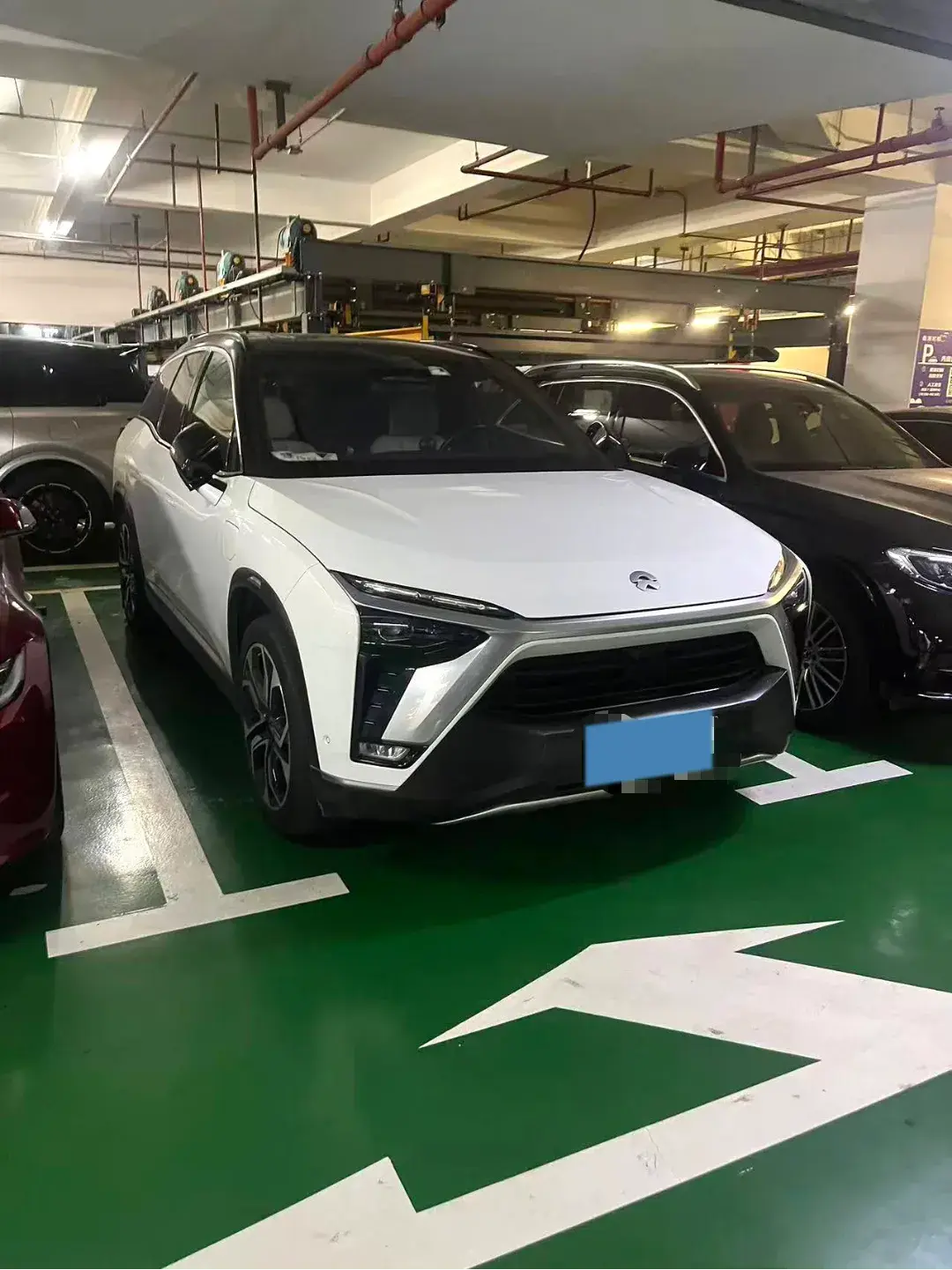 2020 NIO ES8 thumbnail 3