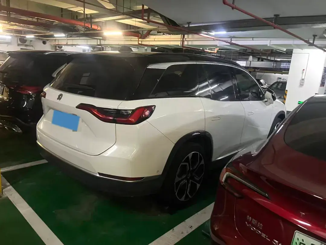 2020 NIO ES8 thumbnail 4