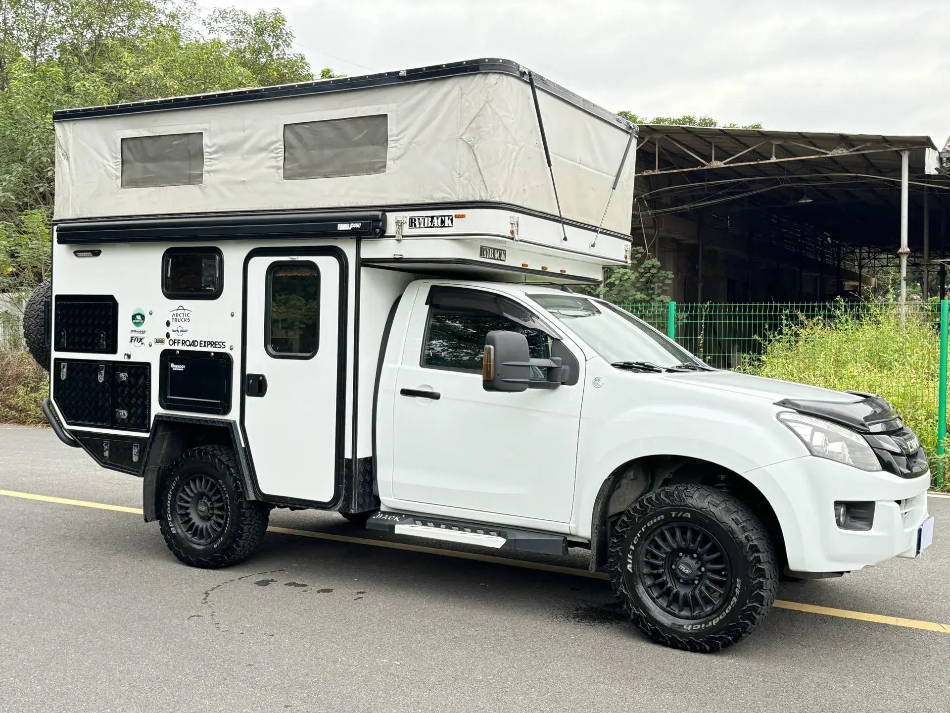 2019 ISUZU D-MAX thumbnail 3