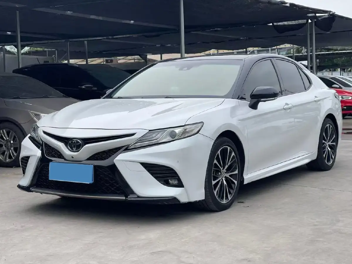 2018 Toyota Camry 2.5L 209HP L4 8AT