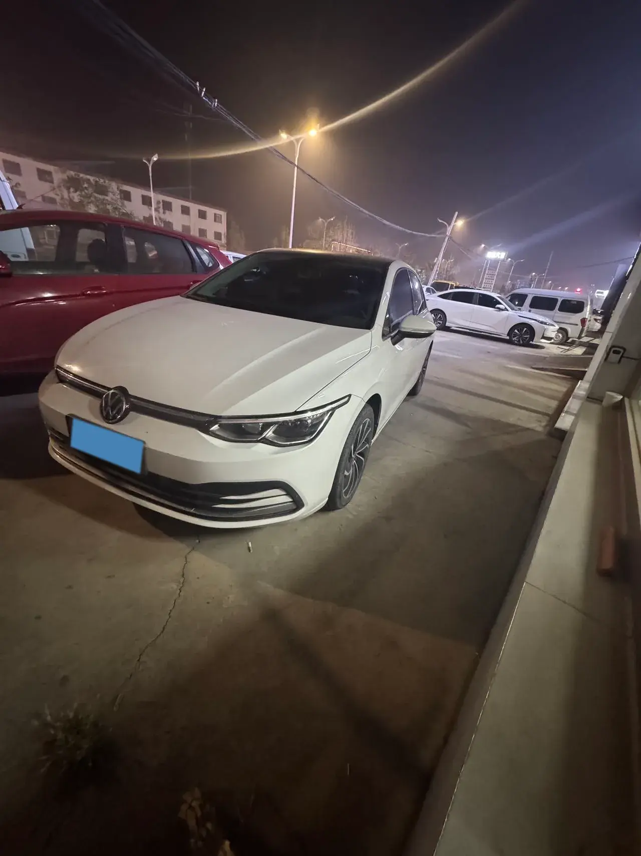 2021 VOLKSWAGEN GOLF view 1