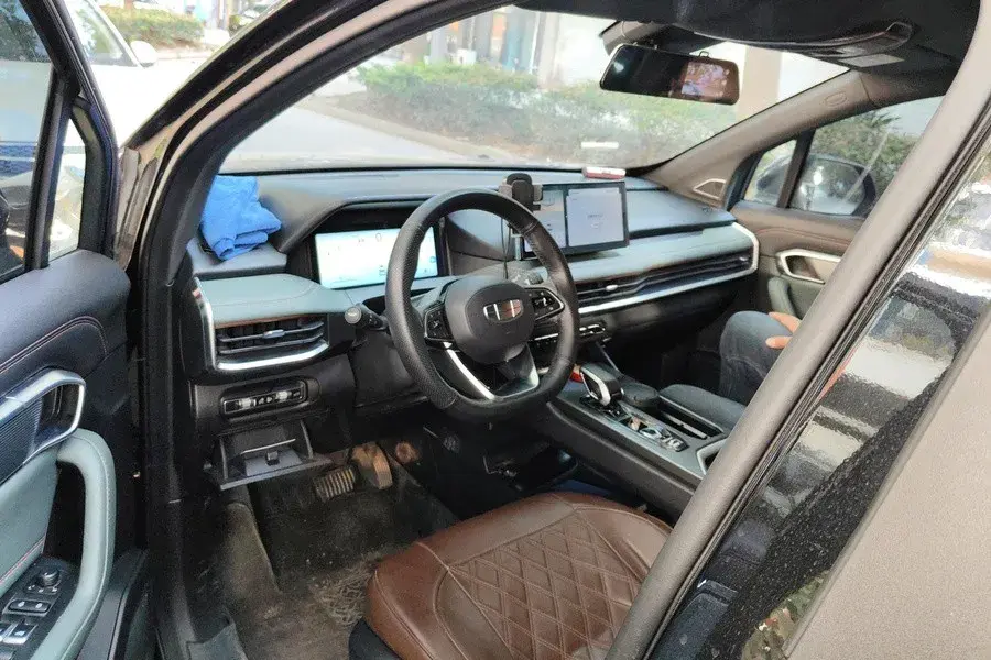 2023 GEELY STARRAY thumbnail 4