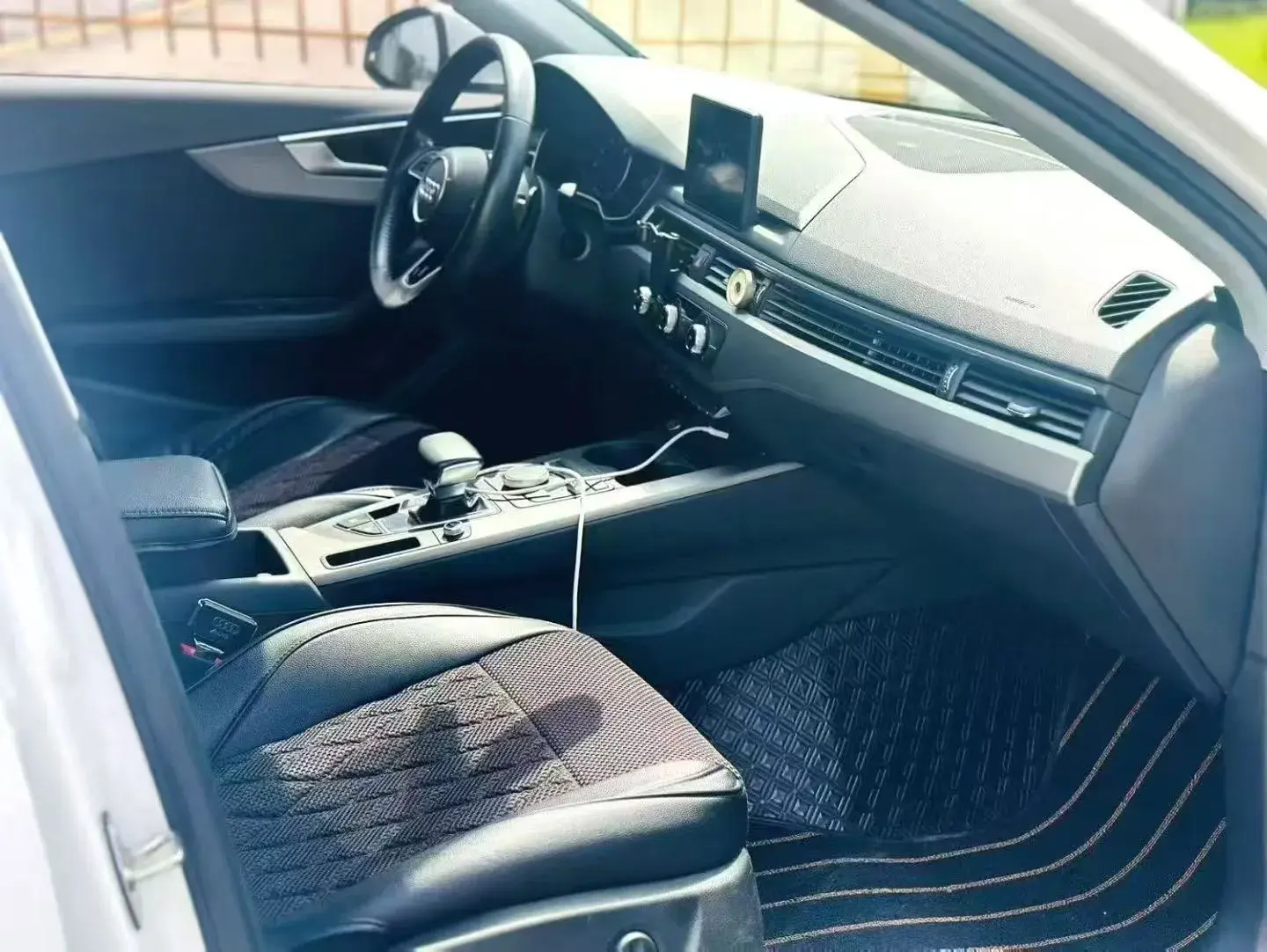 2019 AUDI A4L thumbnail 4