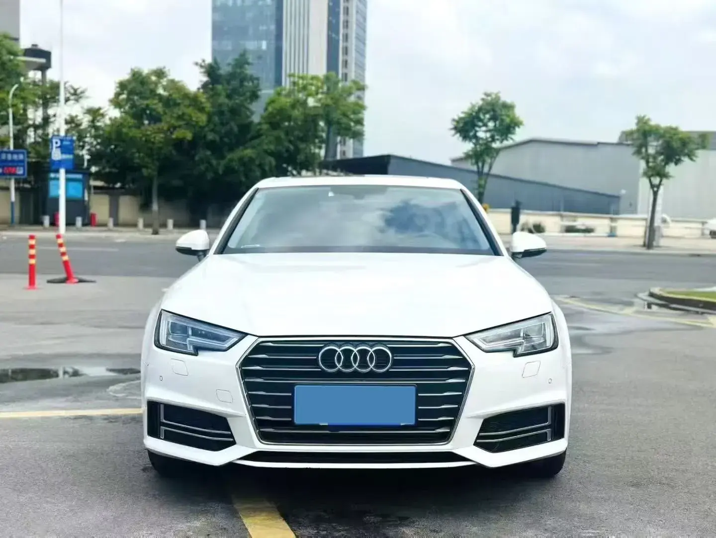 2019 AUDI A4L thumbnail 2