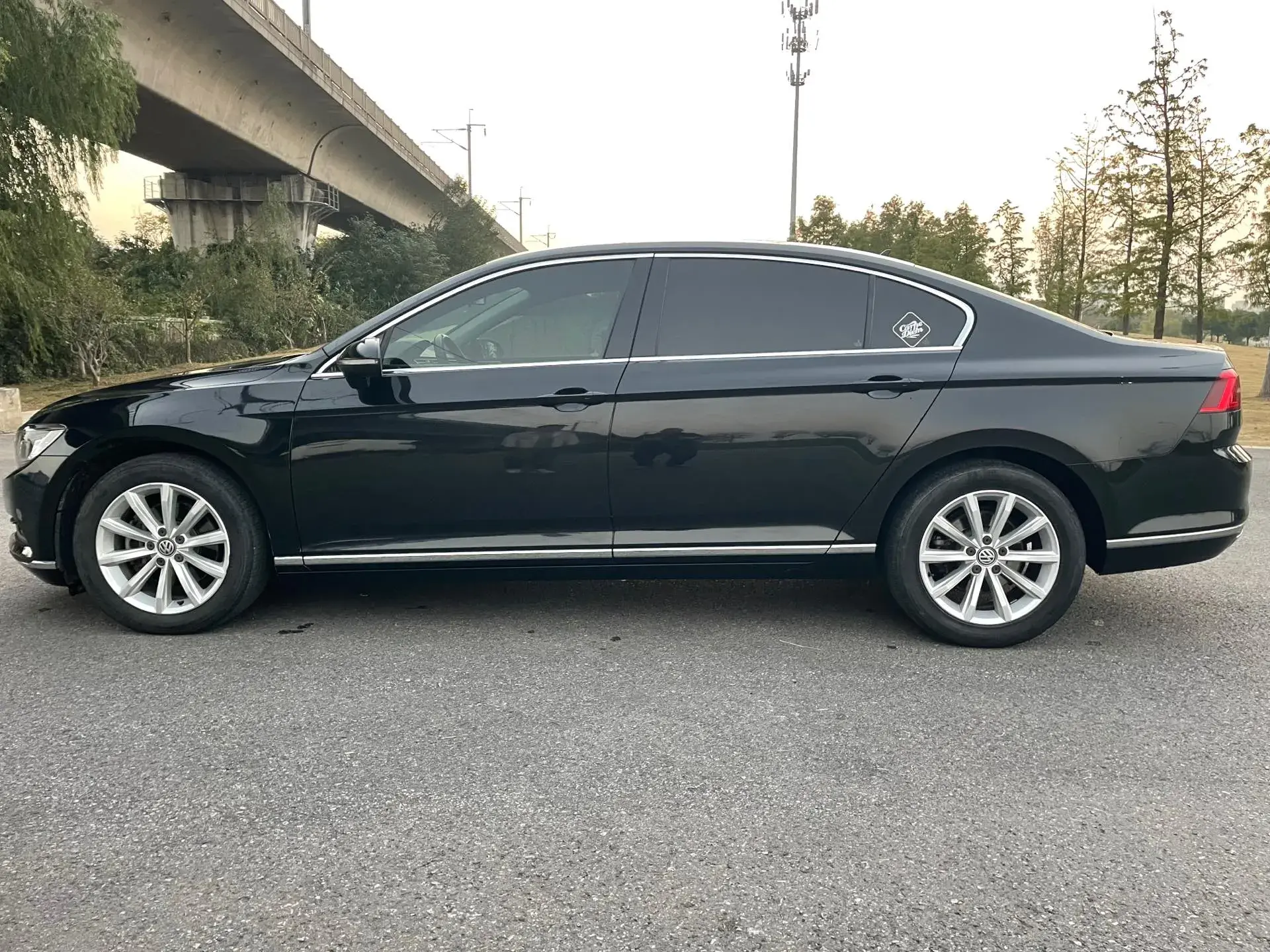 2019 VOLKSWAGEN MAGOTAN thumbnail 4