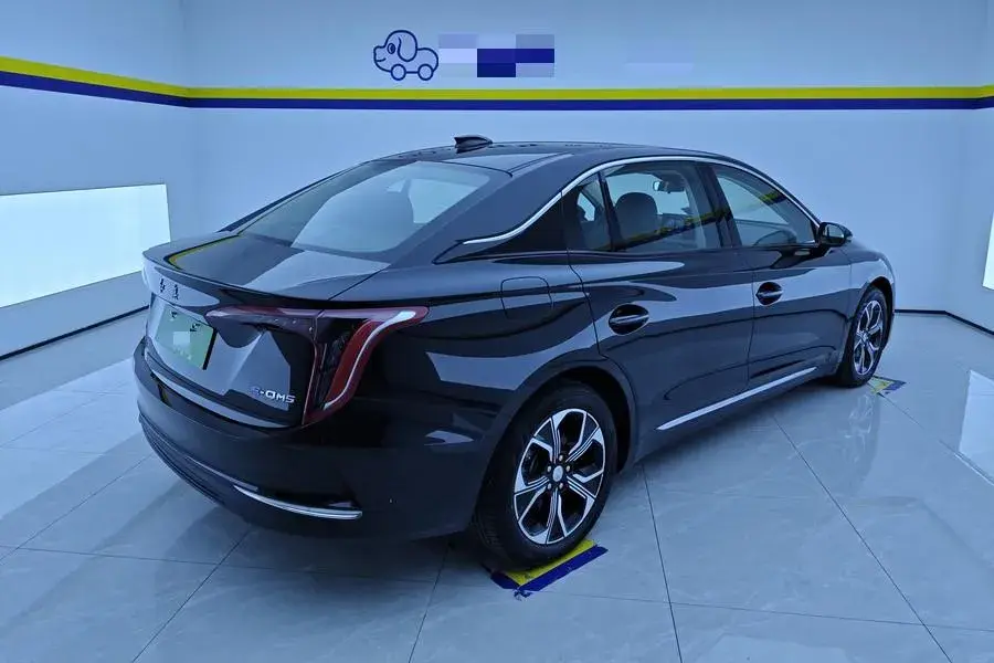 2023 HONGQI E-QM5 thumbnail 2