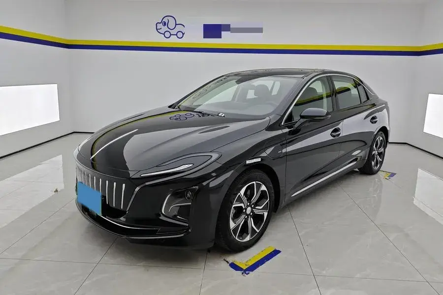 2023 HONGQI E-QM5 view 1