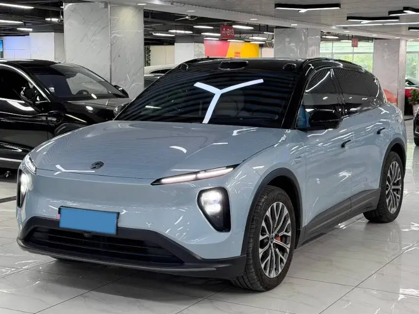 2023 NIO ES6 view 1