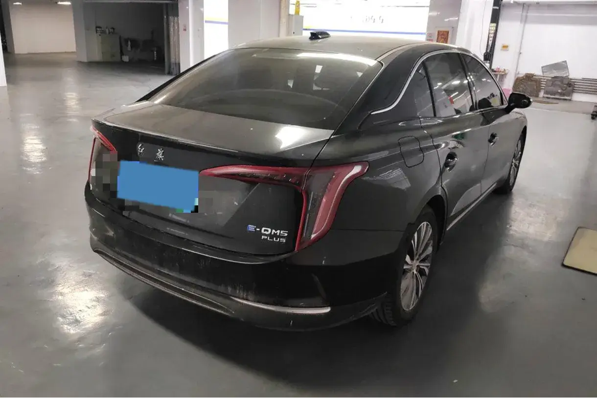 2024 HONGQI E-QM5 thumbnail 2