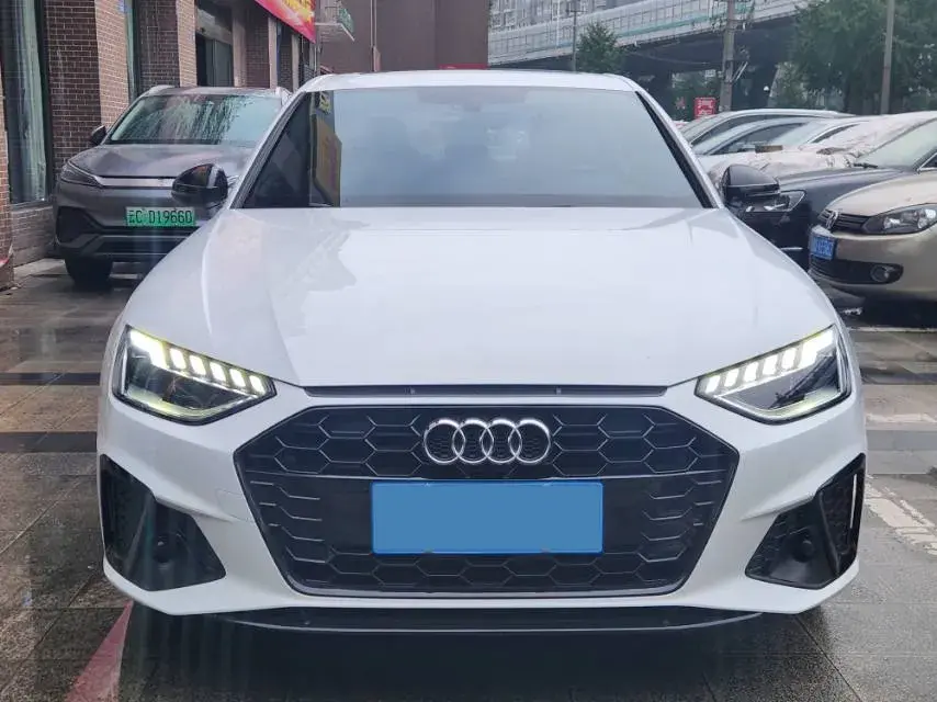 2023 AUDI A4L thumbnail 2