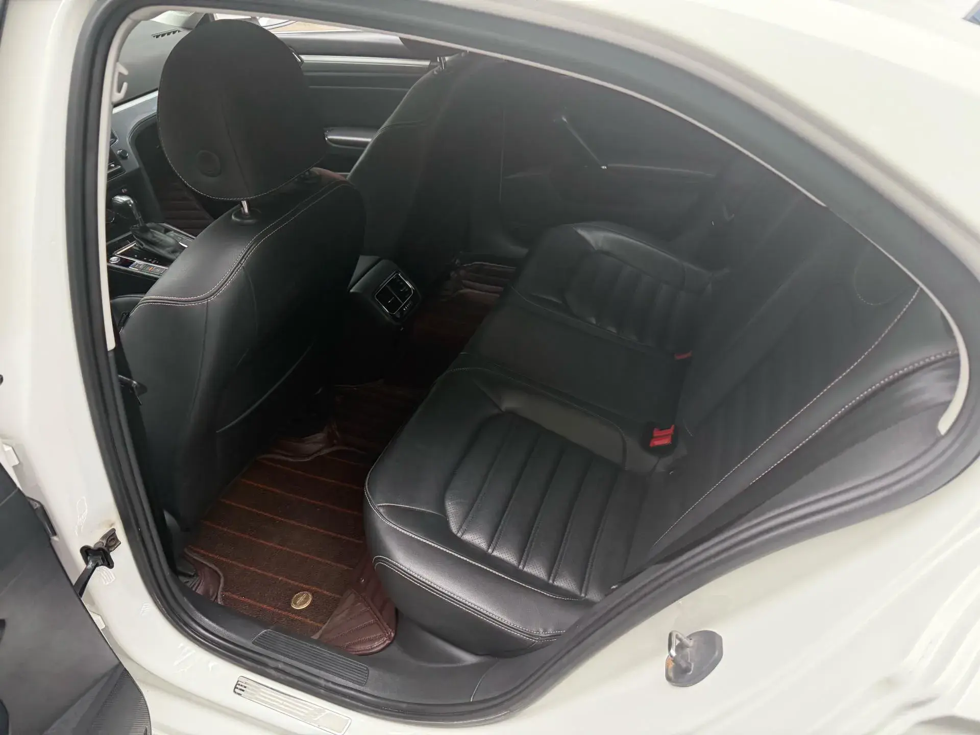 2017 VOLKSWAGEN LAMANDO thumbnail 3