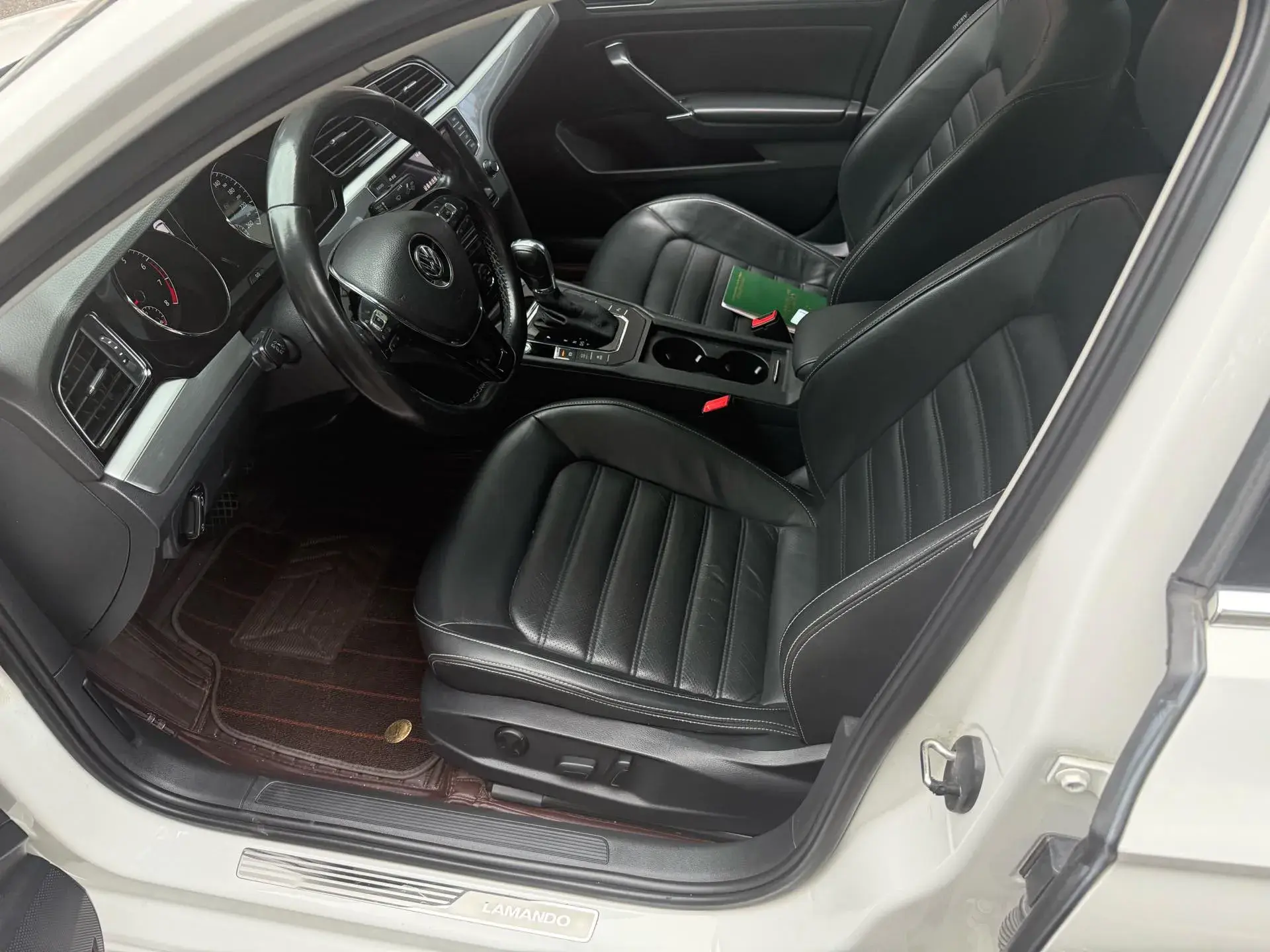 2017 VOLKSWAGEN LAMANDO thumbnail 2