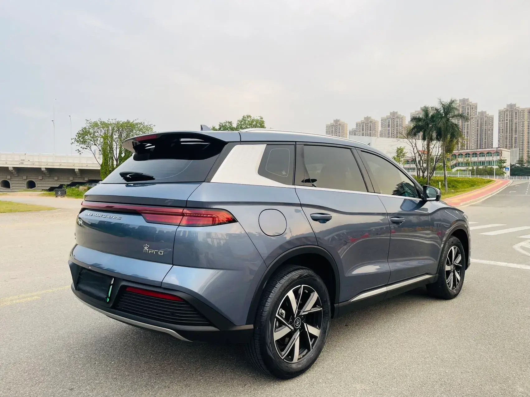 2024 BYD SONG thumbnail 4