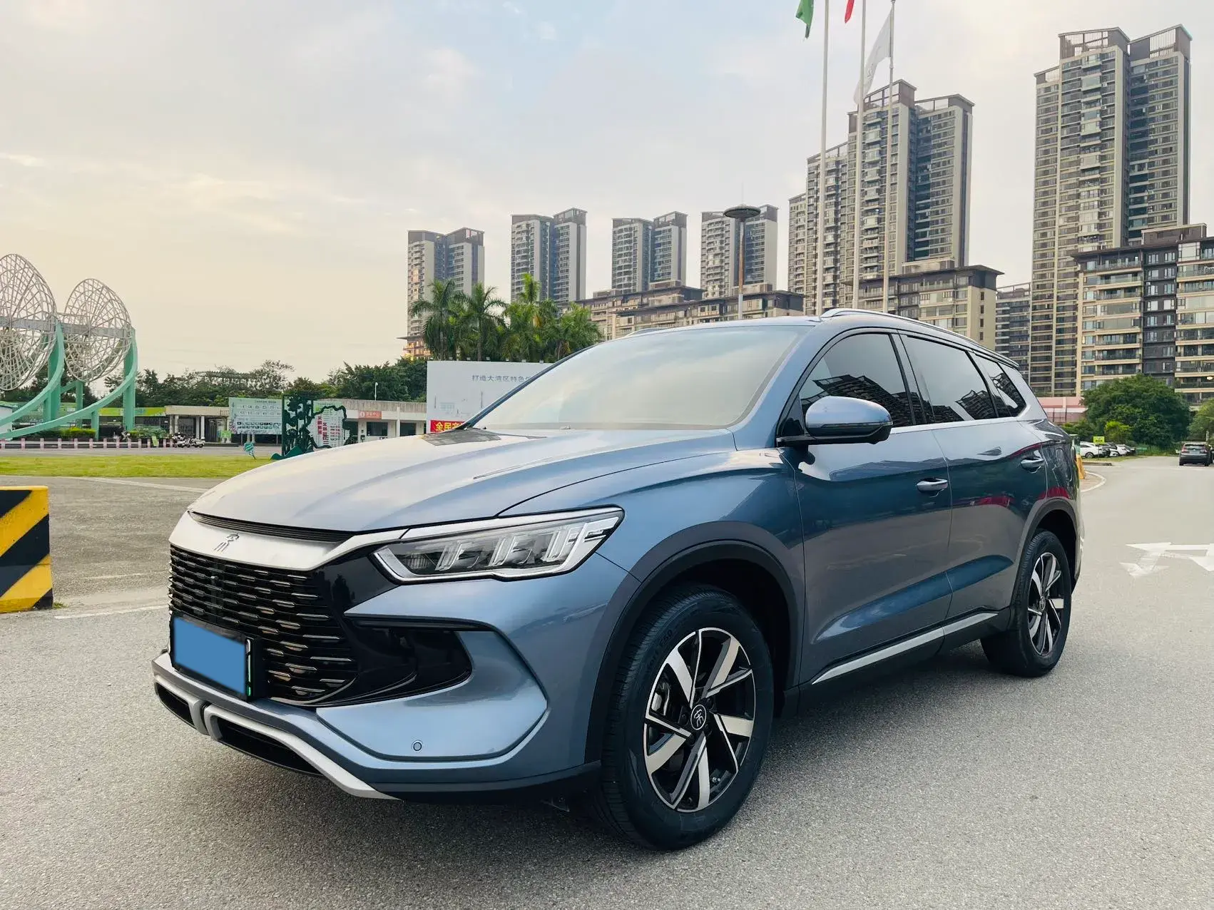 2024 BYD SONG view 1