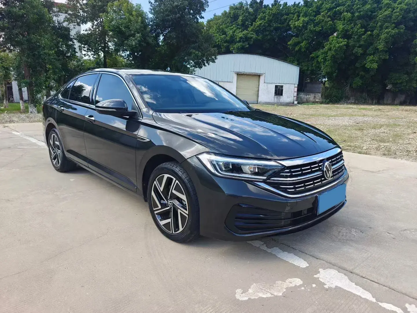 2023 VOLKSWAGEN SAGITAR thumbnail 3