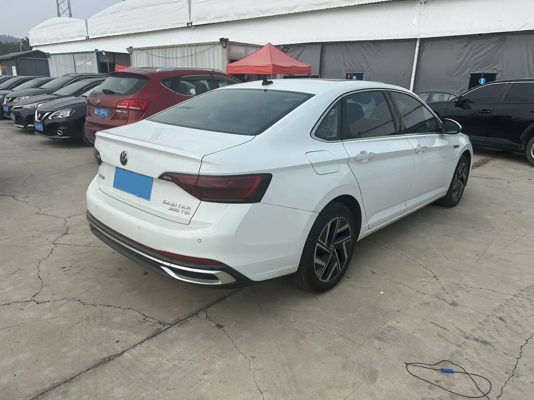 2023 VOLKSWAGEN SAGITAR thumbnail 4